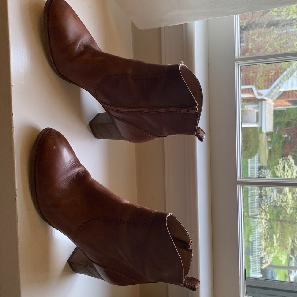 Brown j crew botties